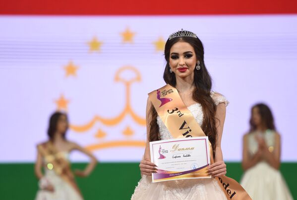 Los momentos más deslumbrantes del concurso de belleza 'Top model CEI 2018' - Sputnik Mundo