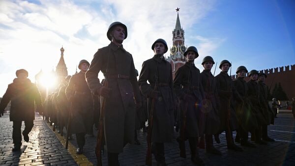 Ensayo de la marcha dedicada al 77º aniversario del desfile militar de 1941 - Sputnik Mundo