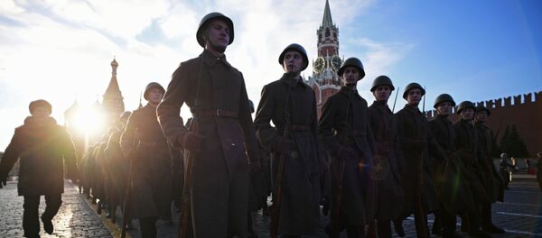 Ensayo de la marcha dedicada al 77º aniversario del desfile militar de 1941 Ensayo de la marcha dedicada al 77º aniversario del desfile militar de 1941 - Sputnik Mundo