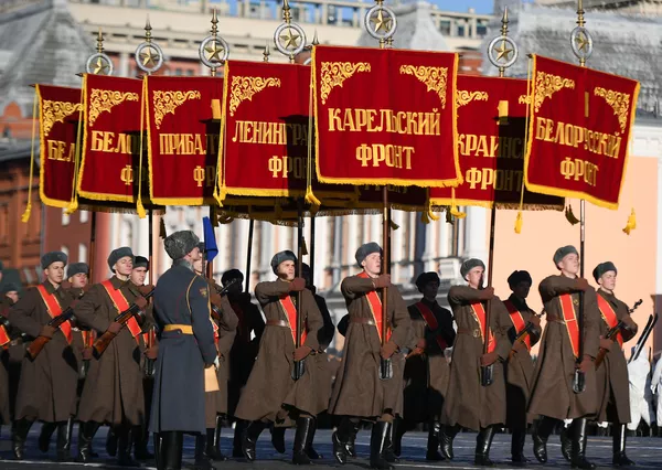 Ensayo de la marcha dedicada al 77º aniversario del desfile militar de 1941 Ensayo de la marcha dedicada al 77º aniversario del desfile militar de 1941 - Sputnik Mundo