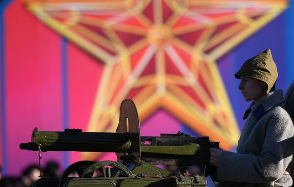 Ensayo de la marcha dedicada al 77º aniversario del desfile militar de 1941 - Sputnik Mundo