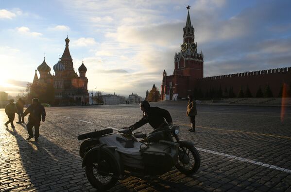 Ensayo de la marcha dedicada al 77º aniversario del desfile militar de 1941 - Sputnik Mundo