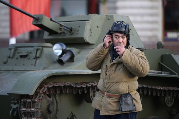 Ensayo de la marcha dedicada al 77º aniversario del desfile militar de 1941 - Sputnik Mundo