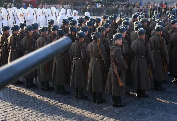 Ensayo de la marcha dedicada al 77º aniversario del desfile militar de 1941 Ensayo de la marcha dedicada al 77º aniversario del desfile militar de 1941 - Sputnik Mundo