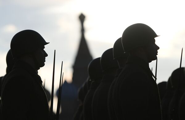 Ensayo de la marcha dedicada al 77º aniversario del desfile militar de 1941 - Sputnik Mundo