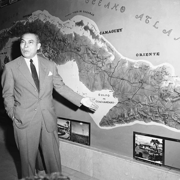 Fulgencio Batista dice en 1968 que sus tropas tienen al líder rebelde Fidel Castro y una amplia banda de rebeldes aislados en las montañas Fulgencio Batista dice en 1968 que sus tropas tienen al líder rebelde Fidel Castro y una amplia banda de rebeldes aislados en las montañas - Sputnik Mundo