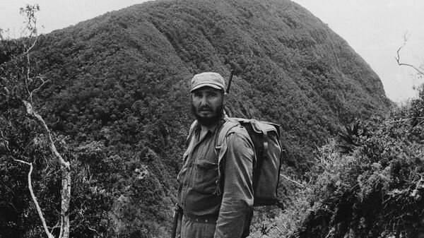 Fidel Castro visita la Sierra Maestra en junio de 1962 - Sputnik Mundo