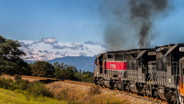 El tren de pasajeros en México - Sputnik Mundo