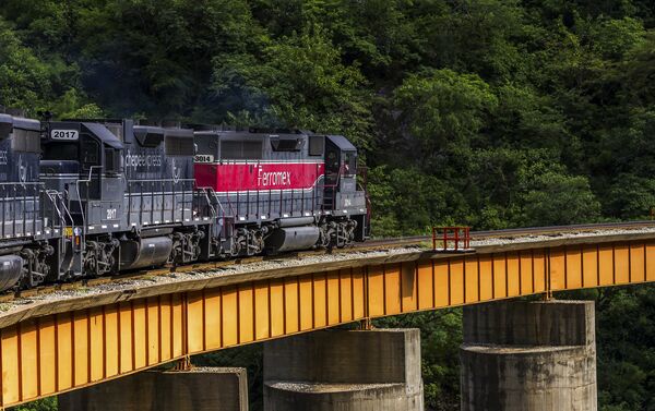 El tren de pasajeros en México - Sputnik Mundo