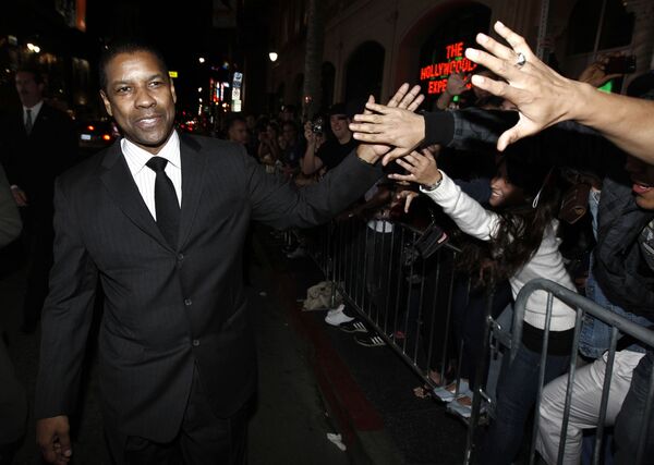 Conoce a los hombres más atractivos de las últimas décadas, según People - Sputnik Mundo