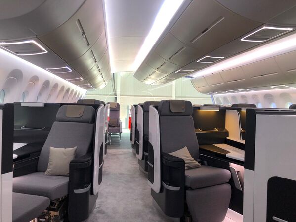 La Corporación Aeronáutica Unida (OAK) rusa y la Corporación de Aviones Comerciales (COMAC) china mostraron al mundo cómo lucirá el futuro avión de pasajeros de fuselaje ancho CR-929 - Sputnik Mundo