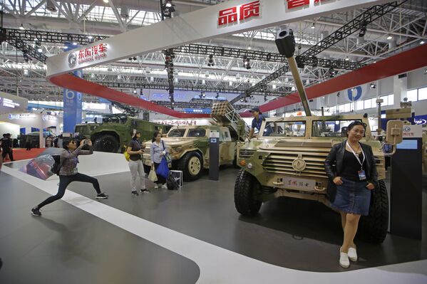 Visitantes del Airshow China 2018 - Sputnik Mundo