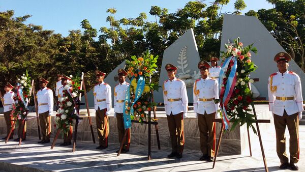 Conmemoran en Cuba aniversario 101 de la Revolución rusa de octubre de 1917 - Sputnik Mundo