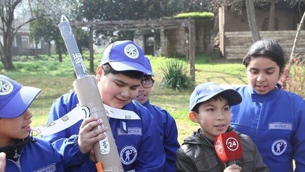 La Escuela de Astronautas de Chile valora la experimentación, el trabajo en equipo y el cumplimiento de desafíos en cada clase - Sputnik Mundo