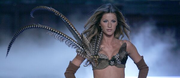 Gisele Bundchen en 2006 - Sputnik Mundo