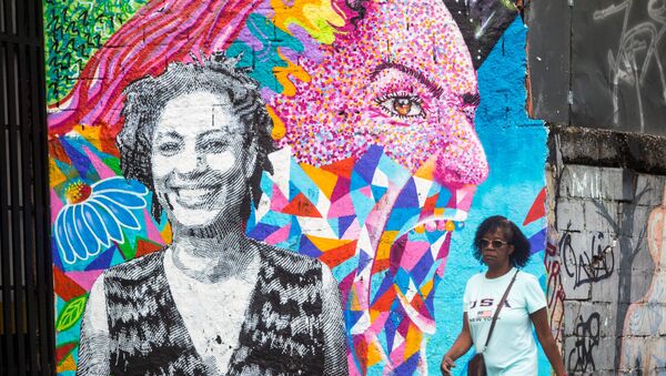 Un retrato de Marielle Franco, la consejal brasileña asesinada - Sputnik Mundo