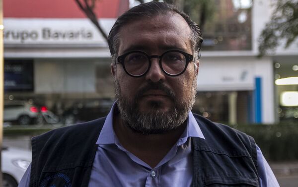 Arturo Peimbert Calvo, defensor de los derechos humanos del pueblo de Oaxaca, posa para foto - Sputnik Mundo