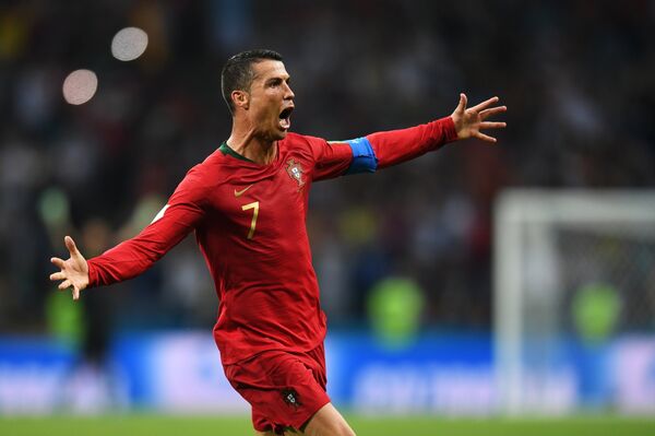 Gol de Cristiano Ronaldo en el partido de Portugal vs España durante el Mundial de Rusia 2018 (haz clic para ver) - Sputnik Mundo
