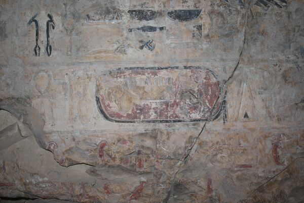 Jeroglífico con el nombre del faraón Tutmosis III. - Sputnik Mundo