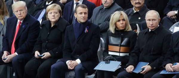 Donald Trump, Angela Merkel, Emmnuel Macron, Brigitte Macron y Vladímir Putin Donald Trump, Angela Merkel, Emmnuel Macron, Brigitte Macron y Vladímir Putin - Sputnik Mundo