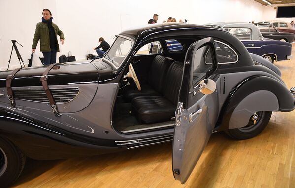 Insuperables y singulares: exhibición de automóviles en Moscú - Sputnik Mundo