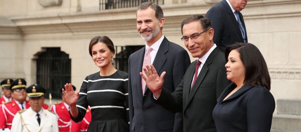 Los reyes de España,  Letizia y Felipe VI, y el presidente de Perú, Martín Vizcarra, y su esposa Maribel Díaz - Sputnik Mundo