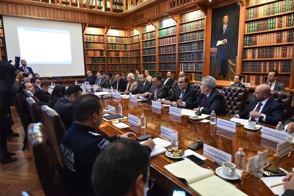 Iniciativa privada y Gobierno analizan acciones en beneficio de caravana migrante Iniciativa privada y Gobierno analizan acciones en beneficio de caravana migrante - Sputnik Mundo