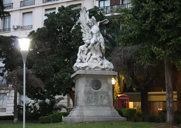 Monumento a Ramón Falcón, jefe de la Policía Federal Argentina asesinado en 1909 por un militante anarquista - Sputnik Mundo