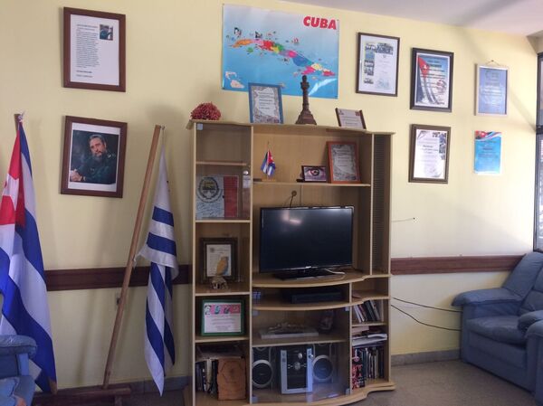 Humanitarios y sencillos, así viven los médicos cubanos en Uruguay (fotos) - Sputnik Mundo