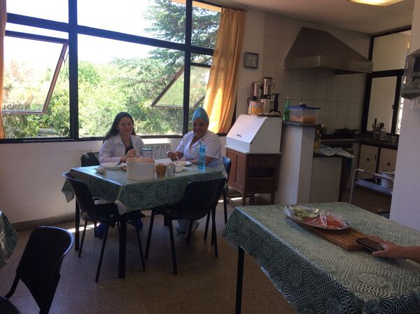 Humanitarios y sencillos, así viven los médicos cubanos en Uruguay (fotos) - Sputnik Mundo