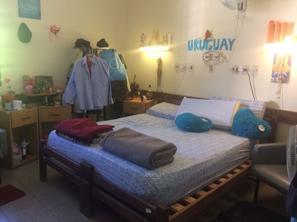 Humanitarios y sencillos, así viven los médicos cubanos en Uruguay (fotos) - Sputnik Mundo