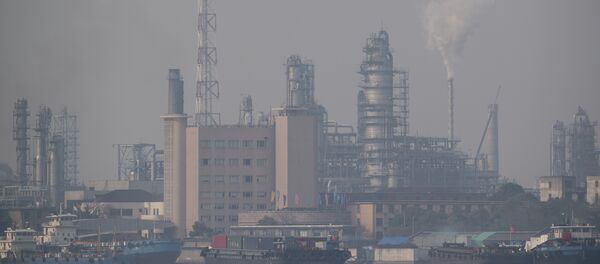 Una refinería de petróleo en China (archivo) Una refinería de petróleo en China (archivo) - Sputnik Mundo