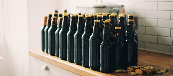 Botellas de cerveza (imagen referencial) Botellas de cerveza (imagen referencial) - Sputnik Mundo