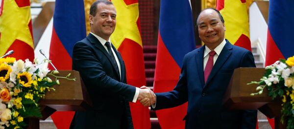 El primer ministro de Rusia, Dmitri Medvédev, y el primer ministro de Vietnam, Nguyen Xuan Phuc - Sputnik Mundo