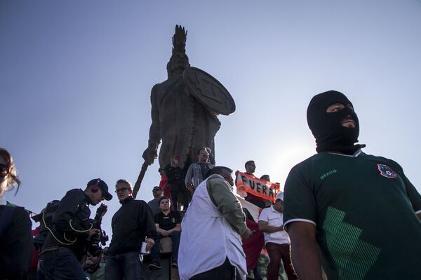 Pequeña manifestación antimigrante en la glorieta de Cuauhtémoc - Sputnik Mundo