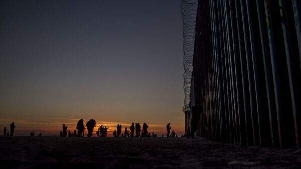 Playas de Tijuana al atardecer - Sputnik Mundo