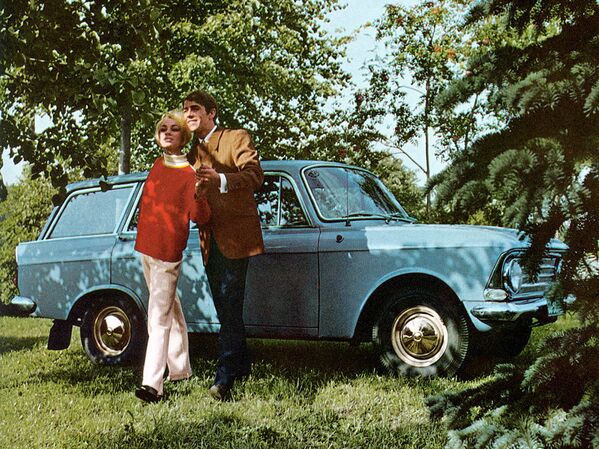 El sexo sí que existía en la URSS, sobre todo en la publicidad de autos - Sputnik Mundo