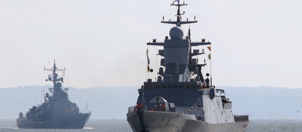 Corbeta Stoiki (drcha.) (archivo) - Sputnik Mundo