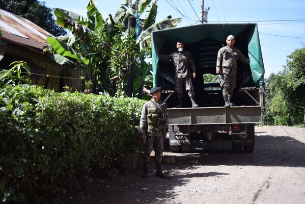 Espeluznantes imágenes de la erupción del volcán de Fuego en Guatemala - Sputnik Mundo