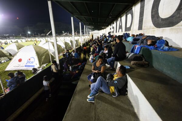 Espeluznantes imágenes de la erupción del volcán de Fuego en Guatemala - Sputnik Mundo