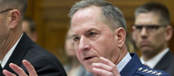 Jefe de Estado Mayor de la Fuerza Aérea, general David L. Goldfein - Sputnik Mundo