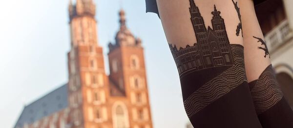 Unas medias con la imagen de la Basílica de Santa María - Sputnik Mundo