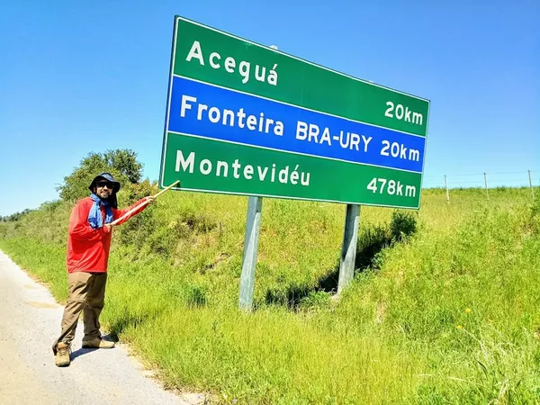 Fraile capuchino brasileño recorre el mundo a pie con un mensaje sobre el VIH/sida Fraile capuchino brasileño recorre el mundo a pie con un mensaje sobre el VIH/sida - Sputnik Mundo