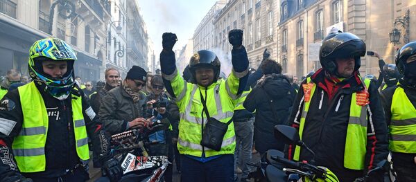 Las protestas de los chalecos amarillos en Francia - Sputnik Mundo