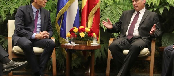 Pedro Sánchez, presidente del Gobierno de España, y Miguel Díaz-Canel, presidente de Cuba - Sputnik Mundo