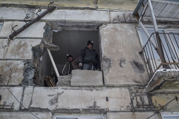 La guerra continúa: las consecuencias de los ataques de Kiev contra Lugansk - Sputnik Mundo