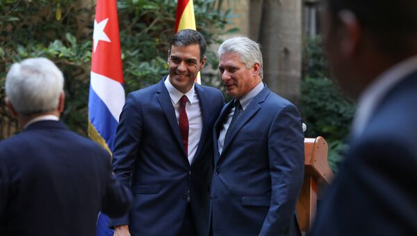 Pedro Sánchez, presidente del Gobierno de España, y Miguel Díaz-Canel, presidente de Cuba - Sputnik Mundo