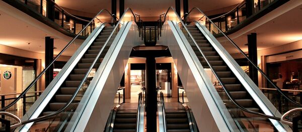 Escalera en un centro comercial - Sputnik Mundo