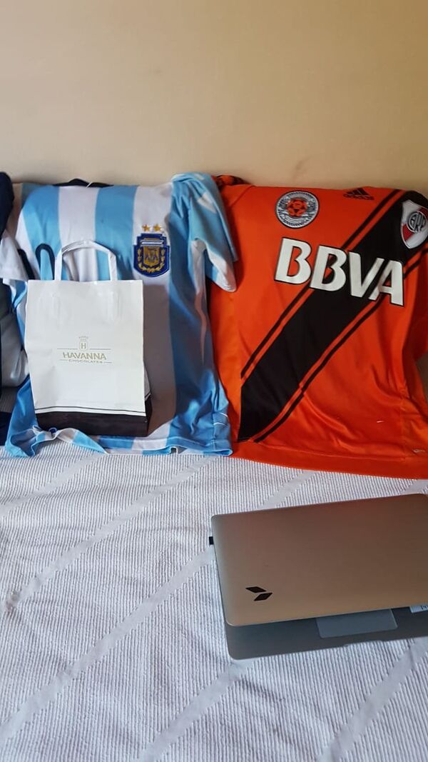 Luis Ramón Gómez Soto, el gallibosti, tiene camisetas de River - Sputnik Mundo