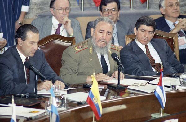 Fidel Castro habla durante la XXI Cumbre Iberoamericana de Guadalajara - Sputnik Mundo